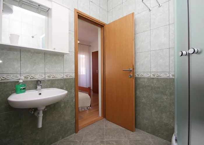 8660d * Vinišće