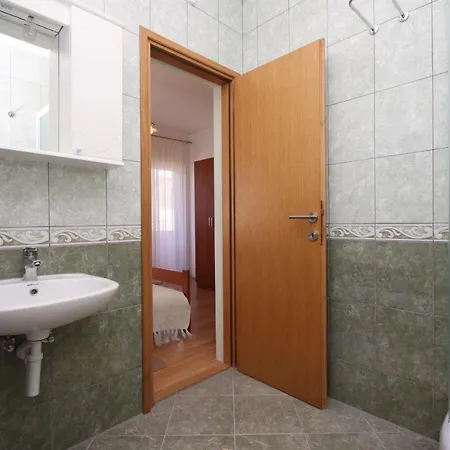 8660d * Vinišće